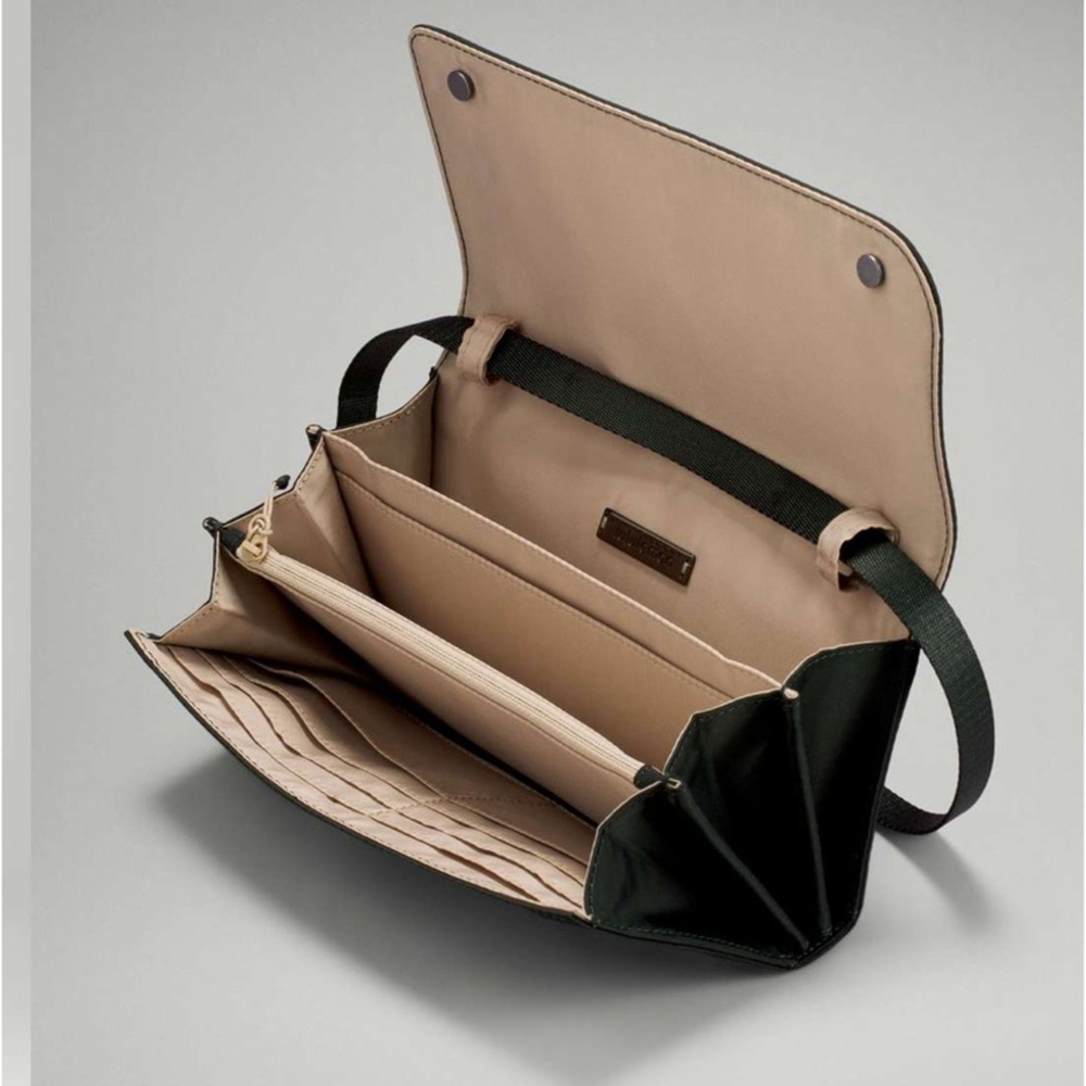 Lululemon Wallet Clutch CrossbodyRainforest Green / Trench